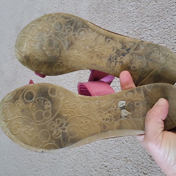 Bamboo 8 flower adorned t strap and toe rings with gems - Picture 4 of 5